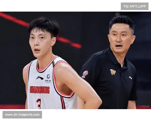 广东后卫胡明轩继续伤停,杜锋调整后场轮换阵容 广东后卫胡明轩继续伤停,杜锋调整后场轮换阵容